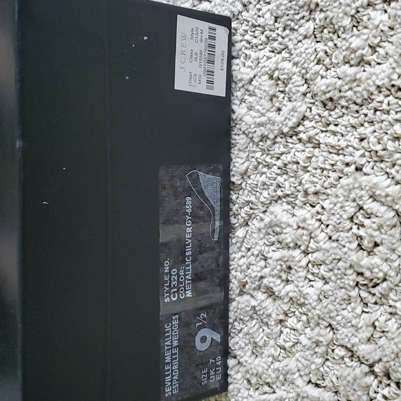 Brand new, in box. J Crew Seville Espadrille Sandals. Metallic silver. Size 9.5 - Picture 2 of 4